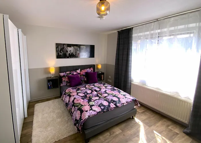 Wohlfuehlen Im Modernen Design-Apartment Mit Balkon In Best-Lage