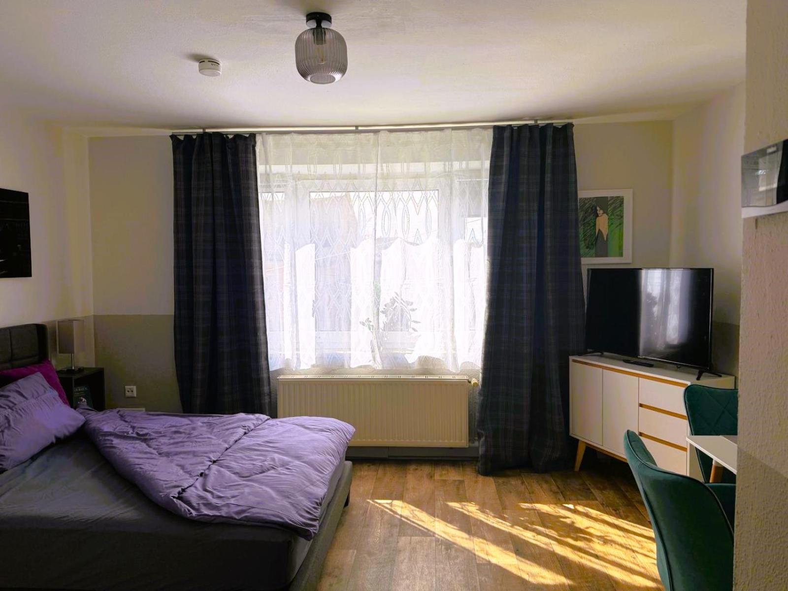 Wohlfuehlen Im Modernen Design-apartment Mit Balkon In Best-lage Nürnberg