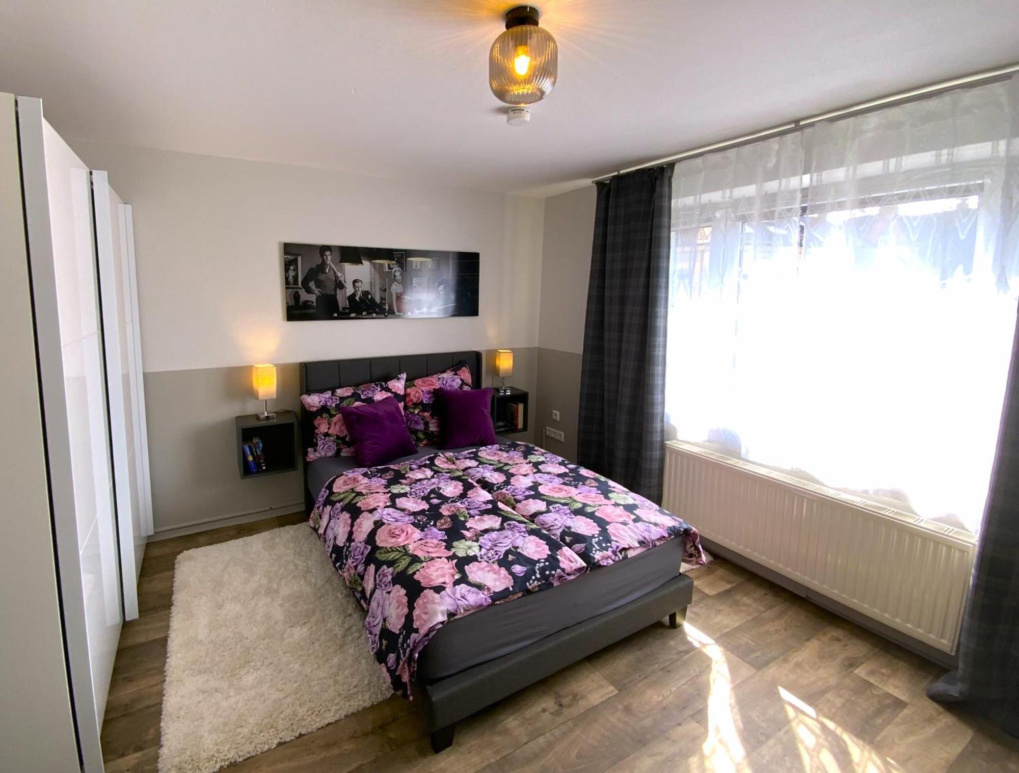 Wohlfuehlen Im Modernen Design-apartment Mit Balkon In Best-lage Apartment *