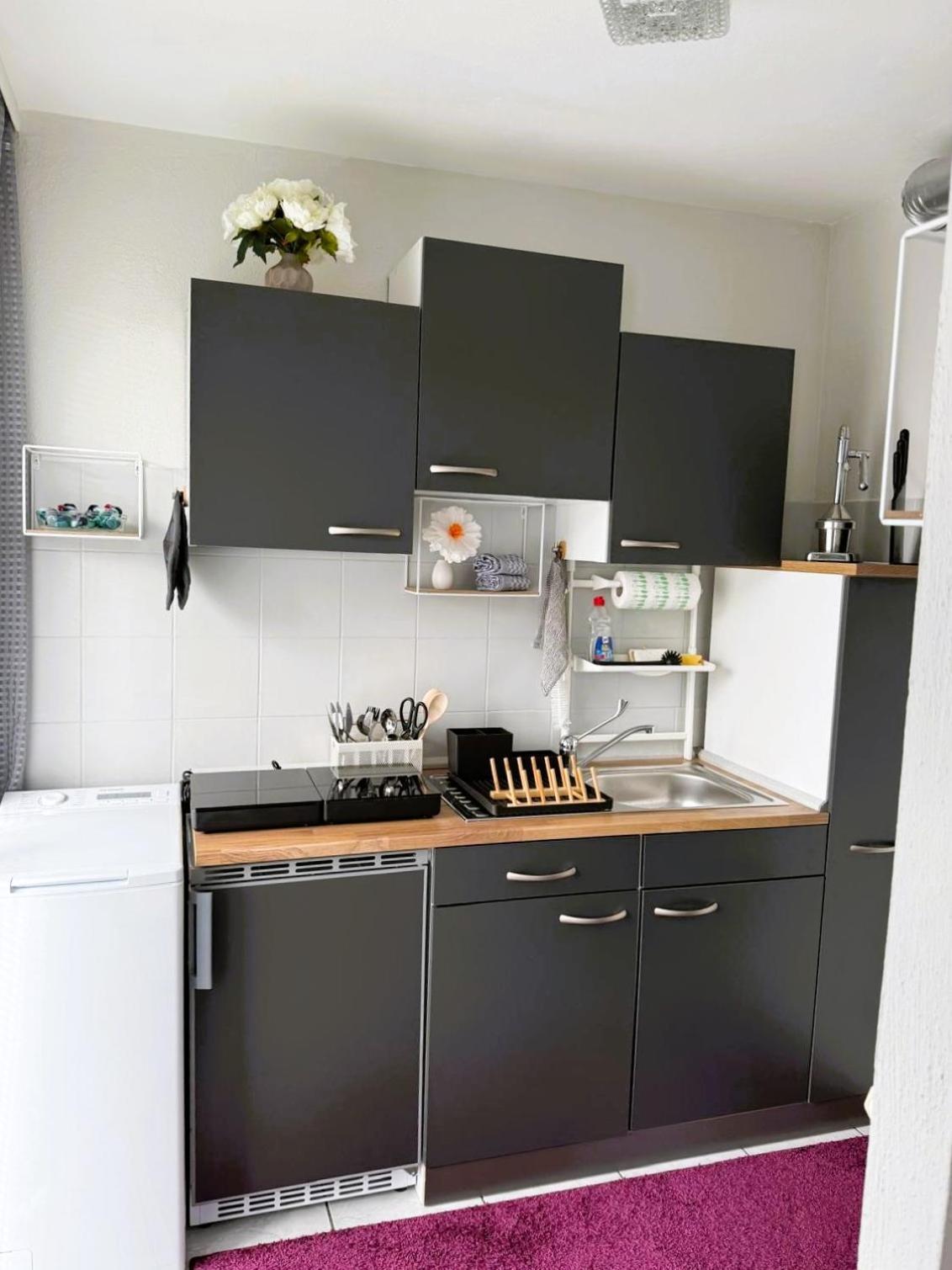 Wohlfuehlen Im Modernen Design-apartment Mit Balkon In Best-lage *