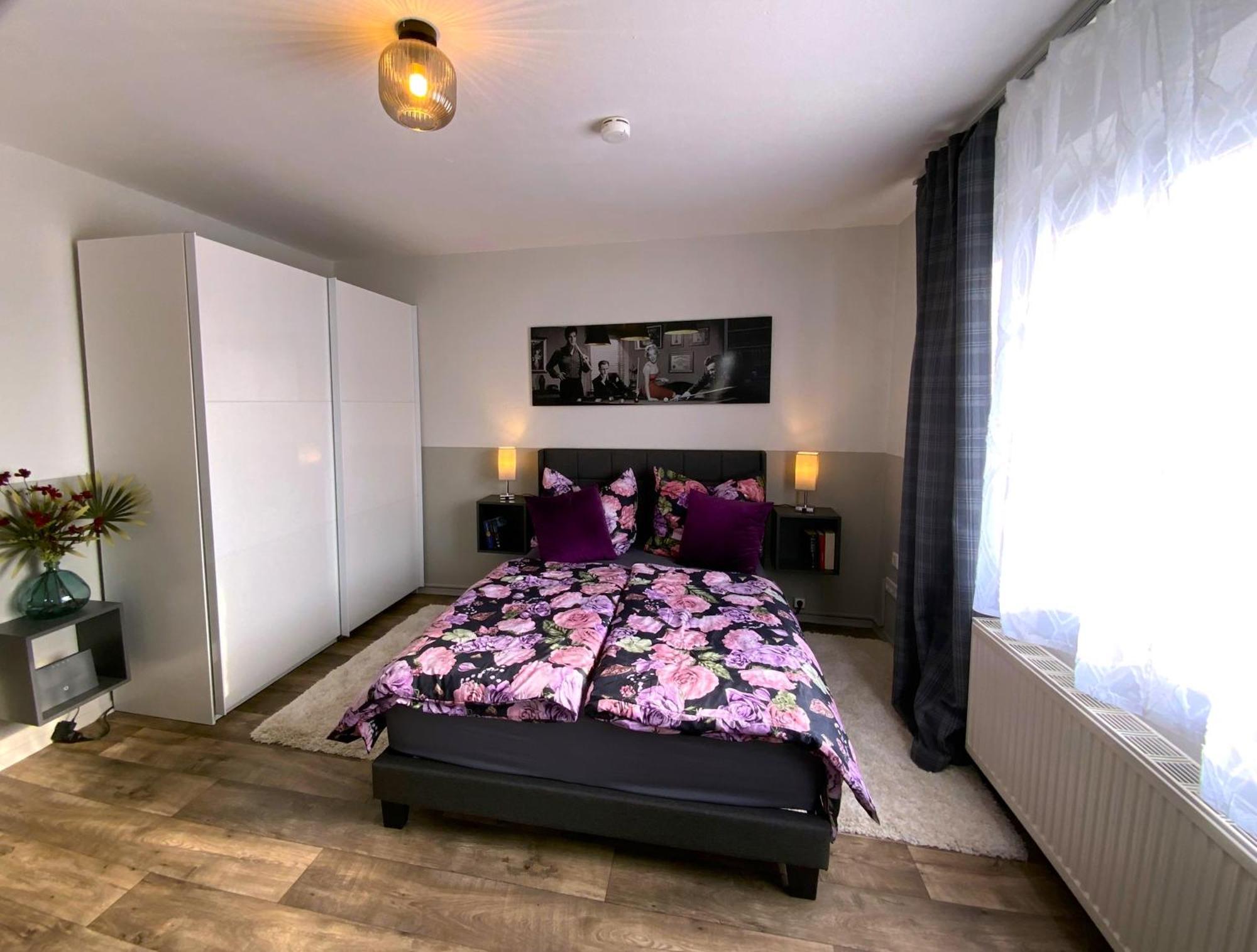 Wohlfuehlen Im Modernen Design-apartment Mit Balkon In Best-lage Apartment Nuremberg